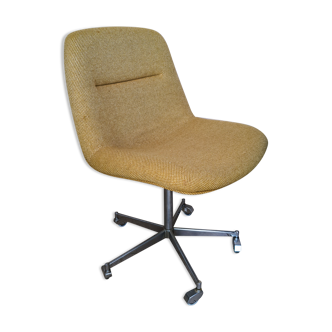 Vintage swivel office chair 1970