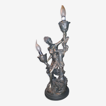 Statue lamp