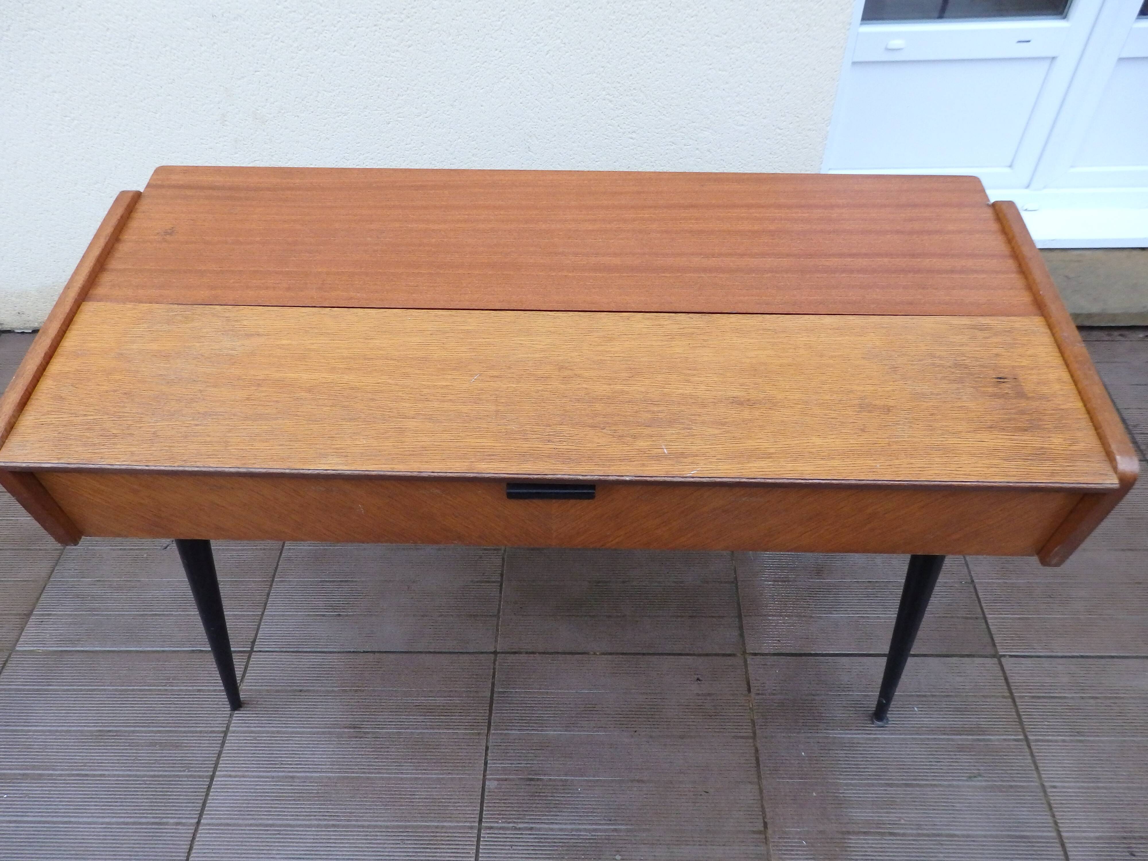 Tricoteuse scandinave pieds compas console vintage