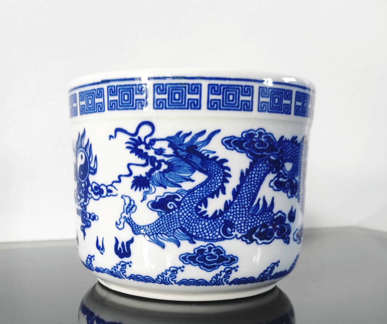 Cache-pot / Vintage porcelain brush pot