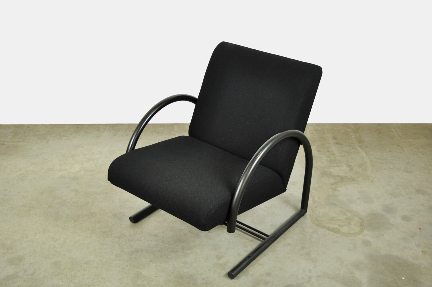 Post modern “circle” arm chair by Pierre Mazairac & Karel Boonzaaijer for Gelderland, 1980s