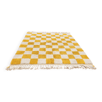 Tapis Beni Ouarain damier 186x178 cm – Laine épaisse – Motif échiquier ocre