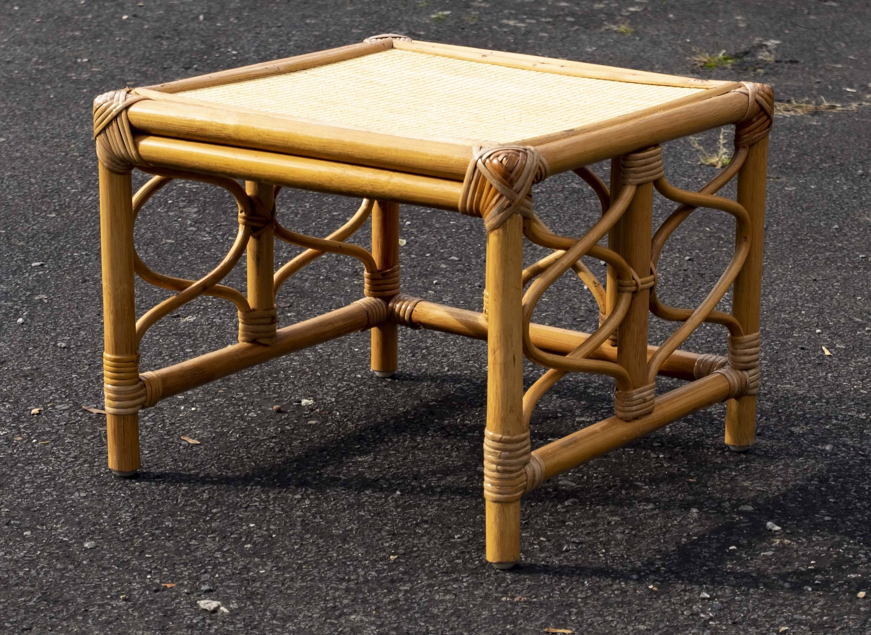 petite table basse rotin
