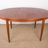 Danish oval teak dining table by Gudme Mobelfabrik 1960.