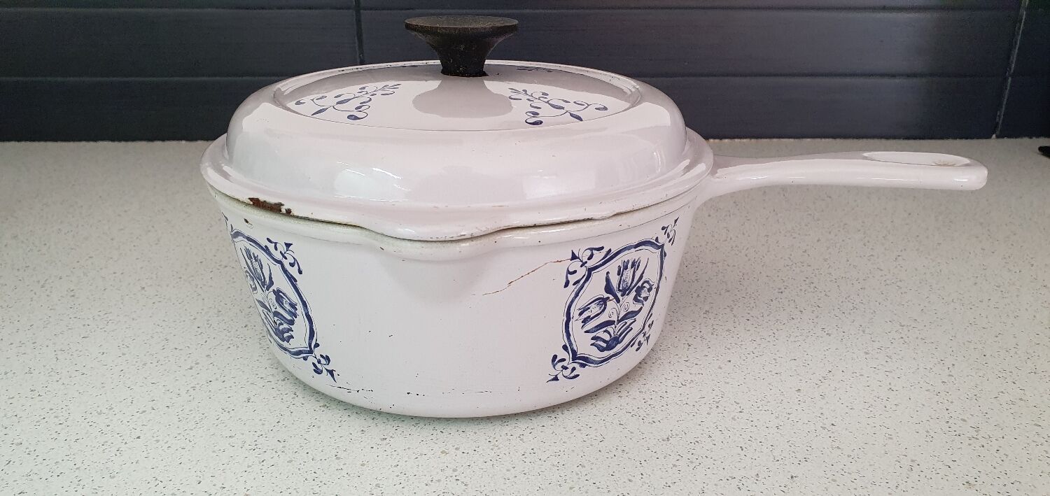 Set le Creuset fondue pot and casserole