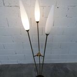 Lampadaire à 3 branches de 1960 laiton doré, fonte et opalines