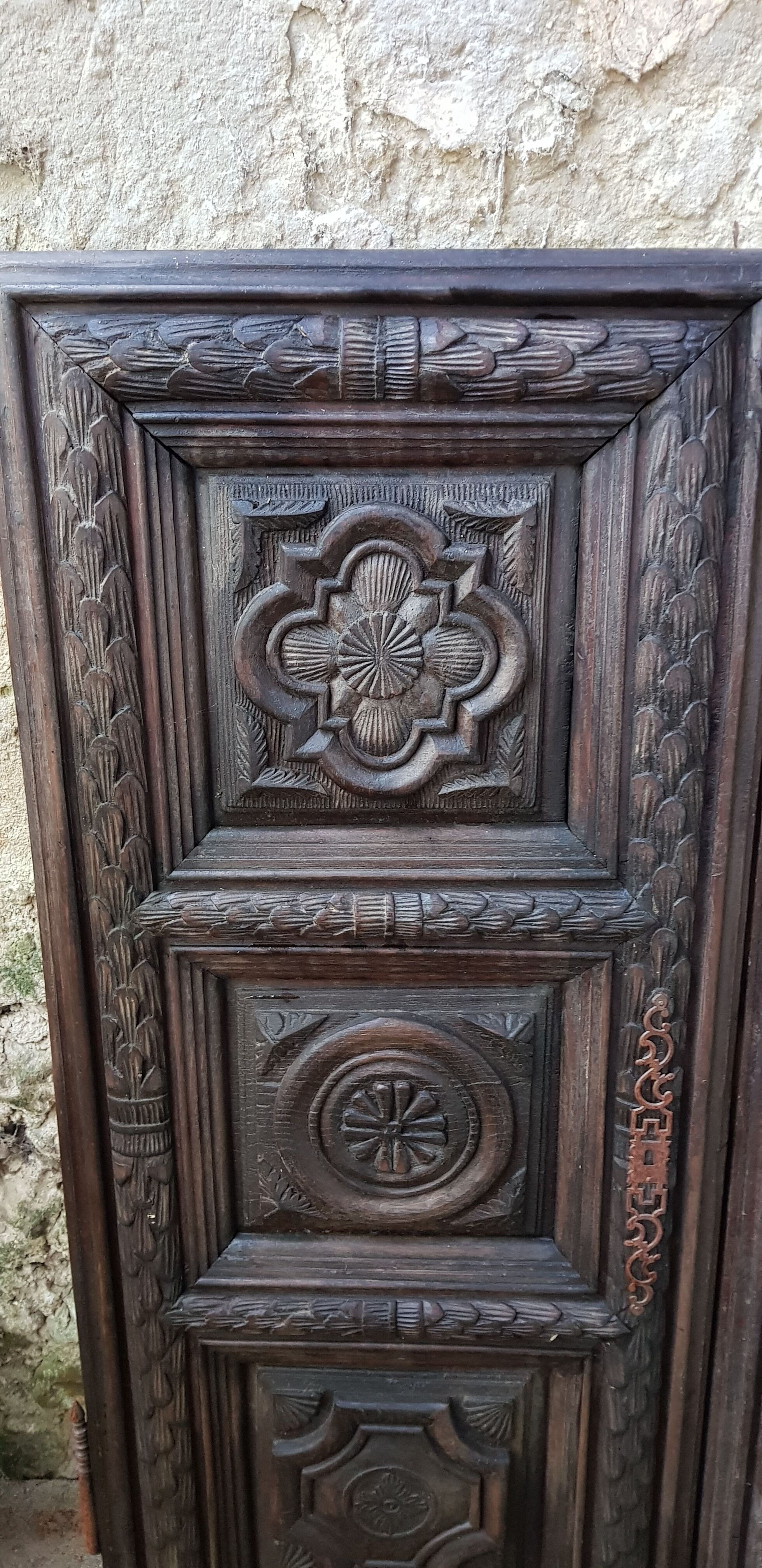 Sculpted doors pair