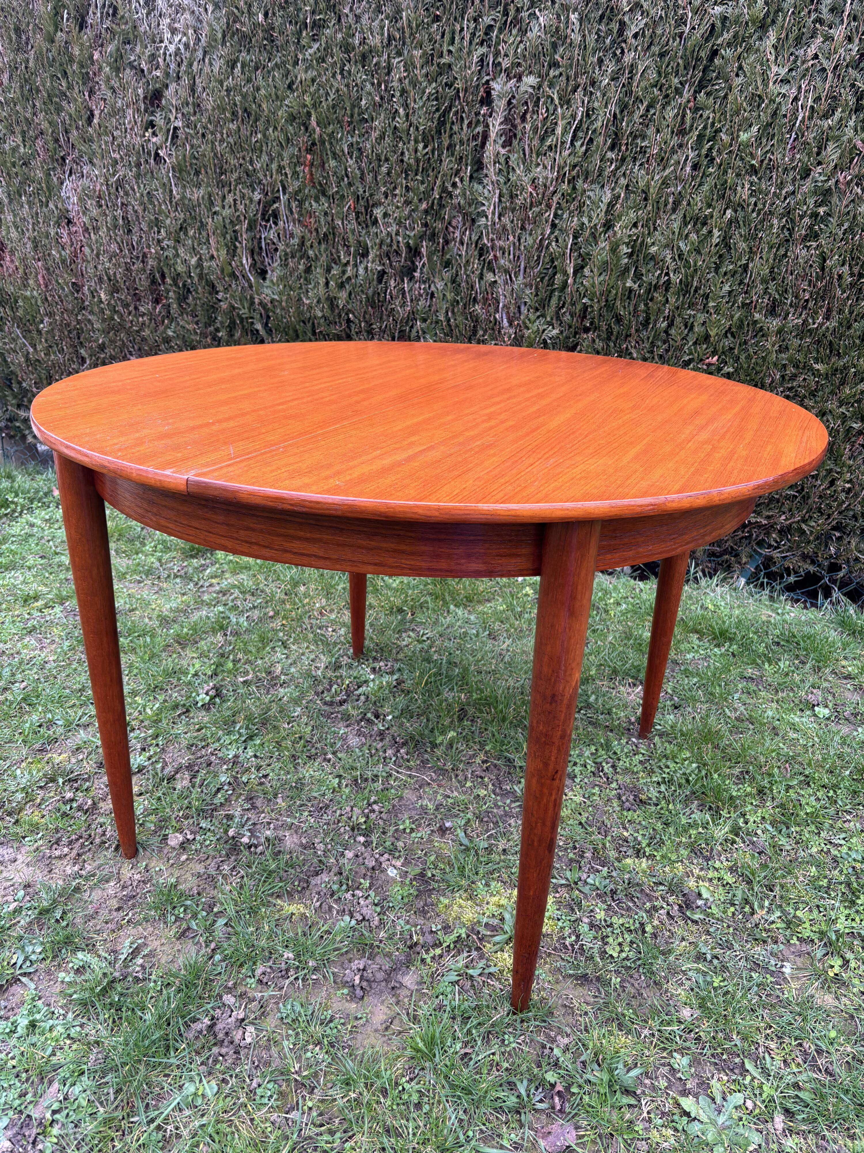 Vintage extendable table