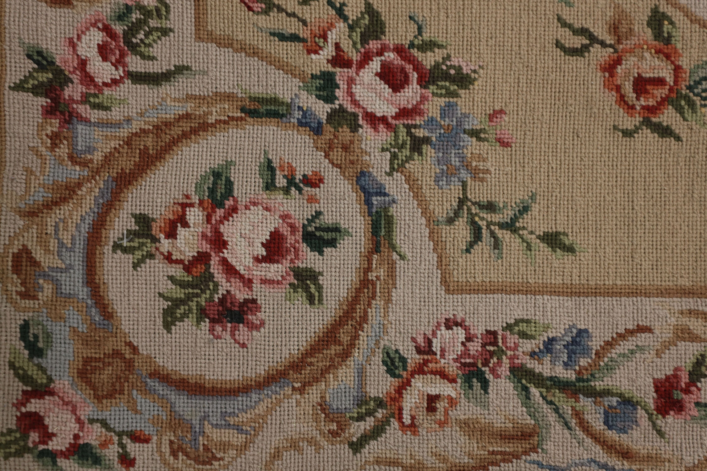 Small Needlepoint Tapestry Area Rug Handwoven Beige Floral Rugs- 76x183cm