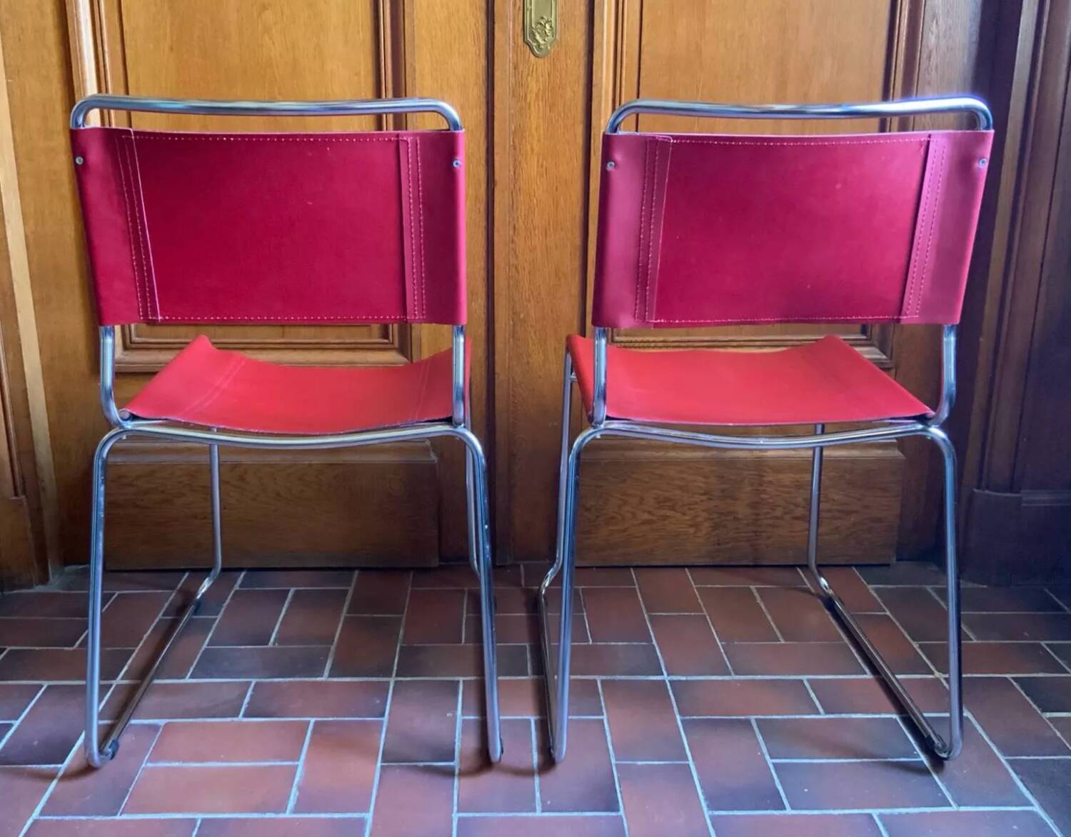 2 tubular chairs in red leatherette, Italy, Design, 1970