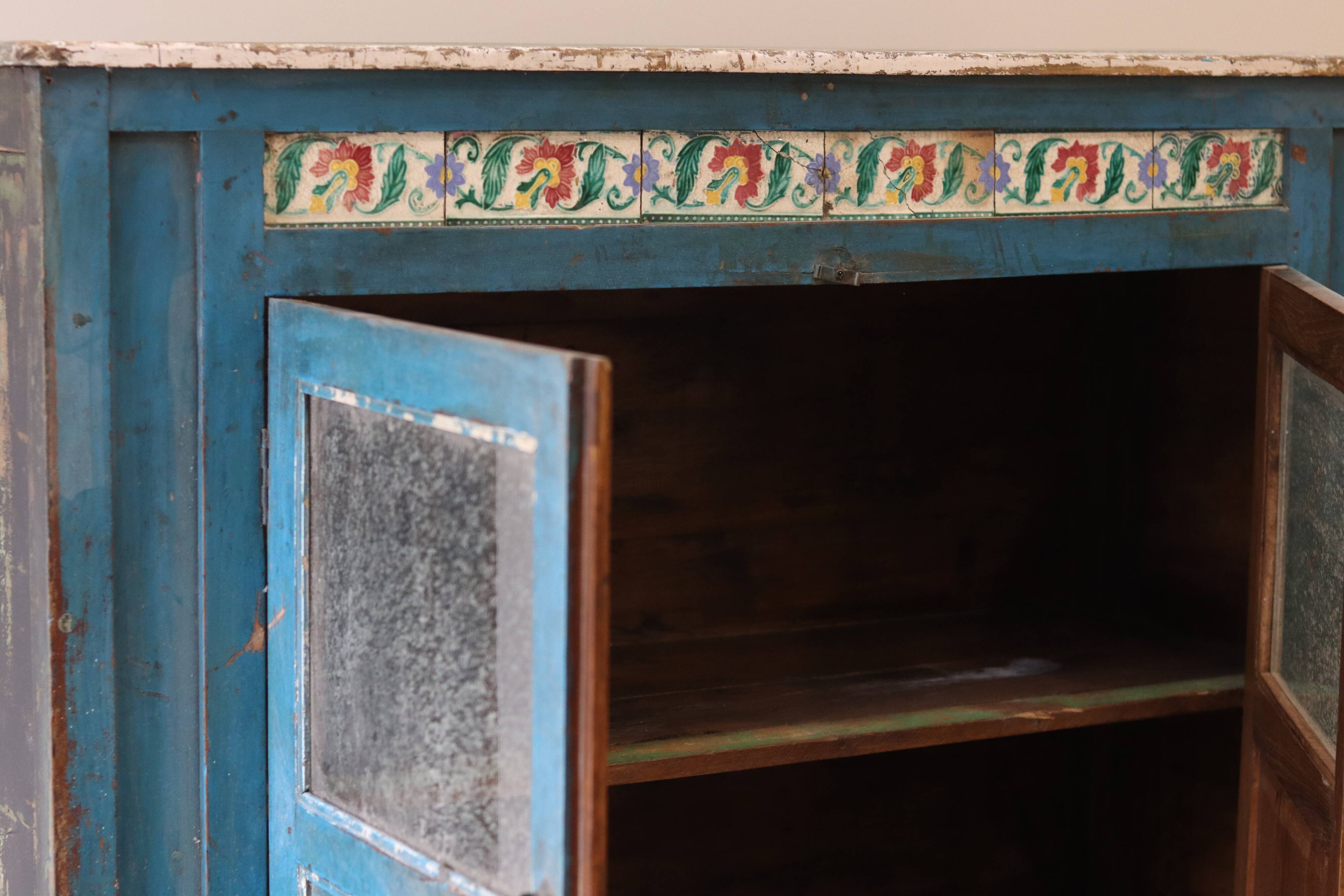 Indian room wardrobe 2 glass doors