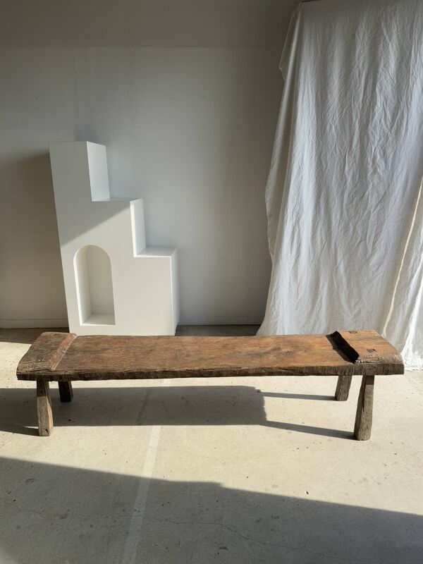 Très grand banc en teck ancien H:50cm L:2m06