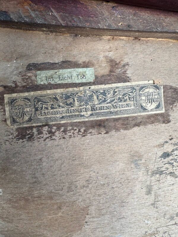 Ensemble de 4 chaises Art Nouveau en hêtre courbé, assises en relief brun-rouge foncé (Jacob & Josef Kohn, vers 1900)