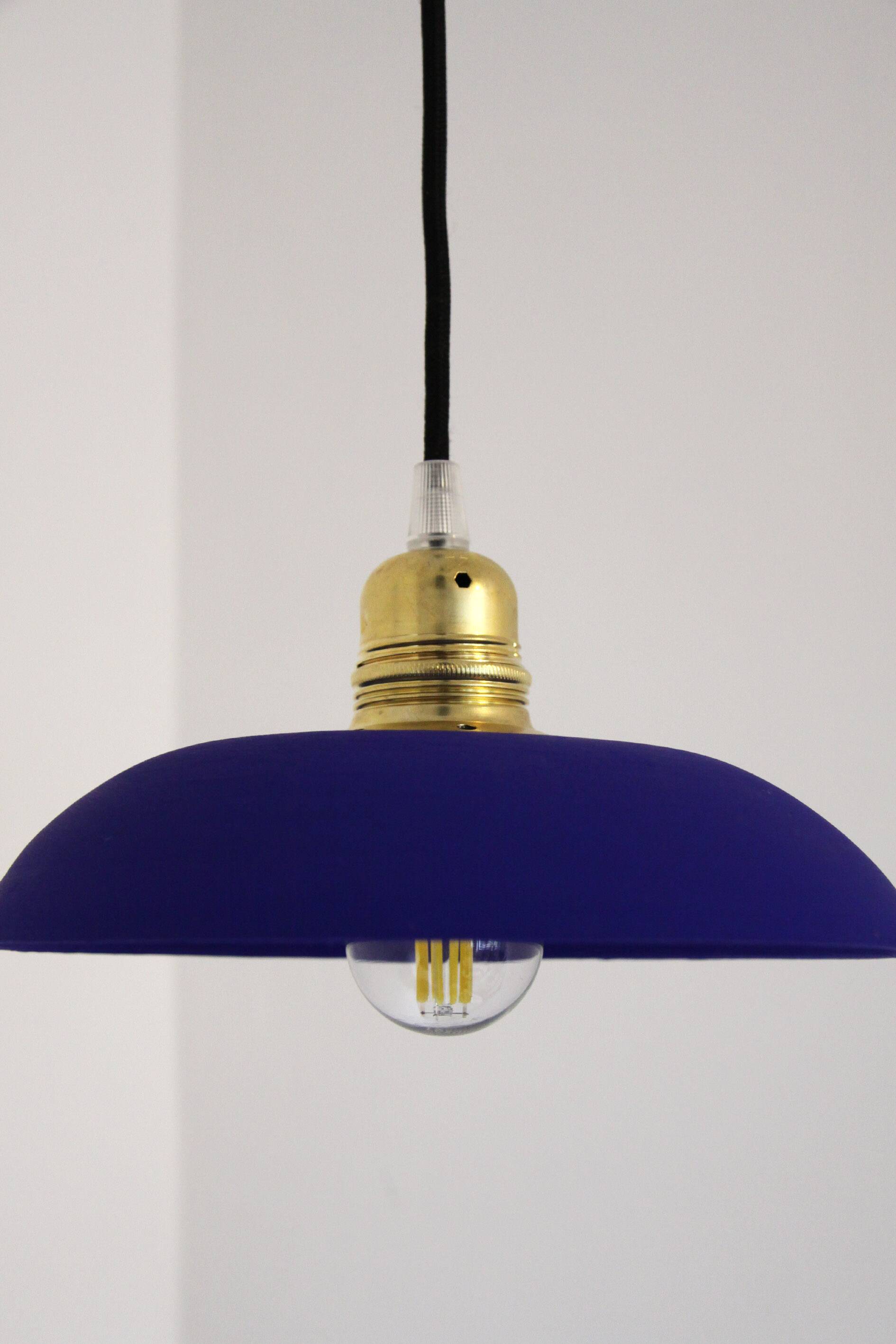 Blue Klein ceramic suspension