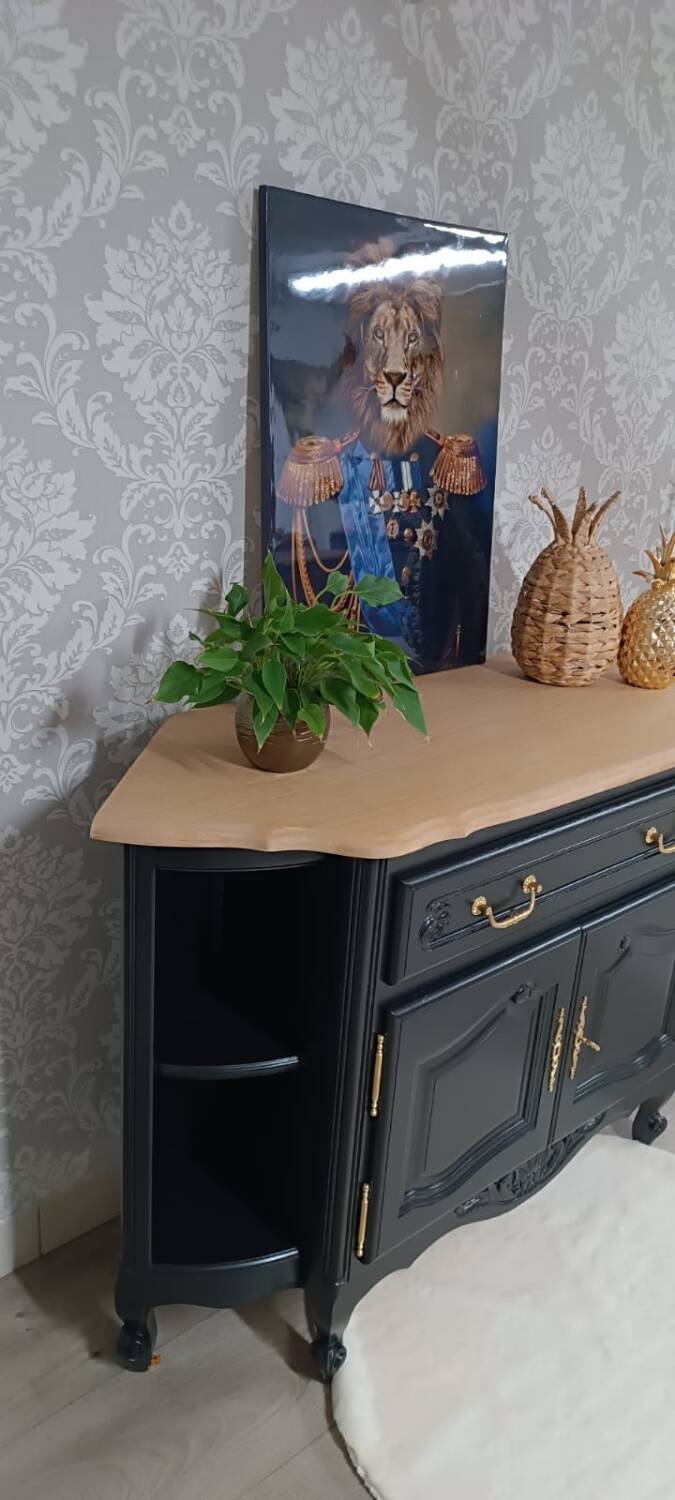 Buffet / TV cabinet in Louis XV style