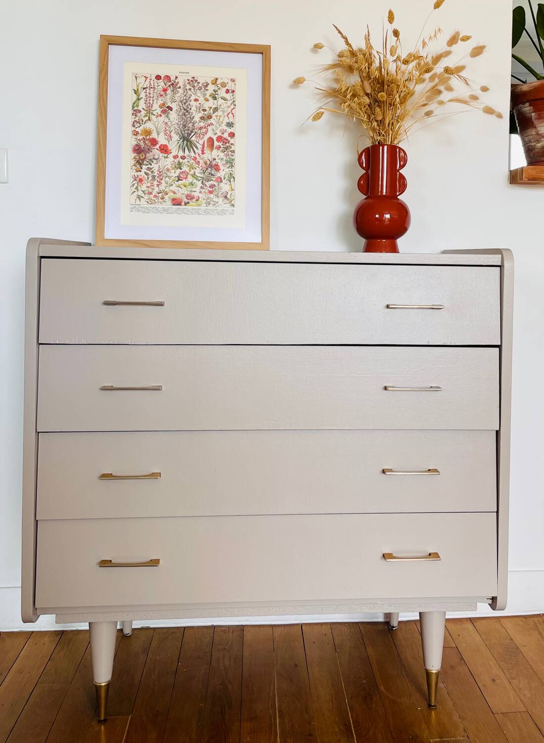 Commode peinte en taupe, 1950