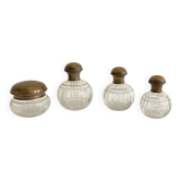 Garniture / nécessaire de toilette / Flacons en cristal ciselé, années 1920
