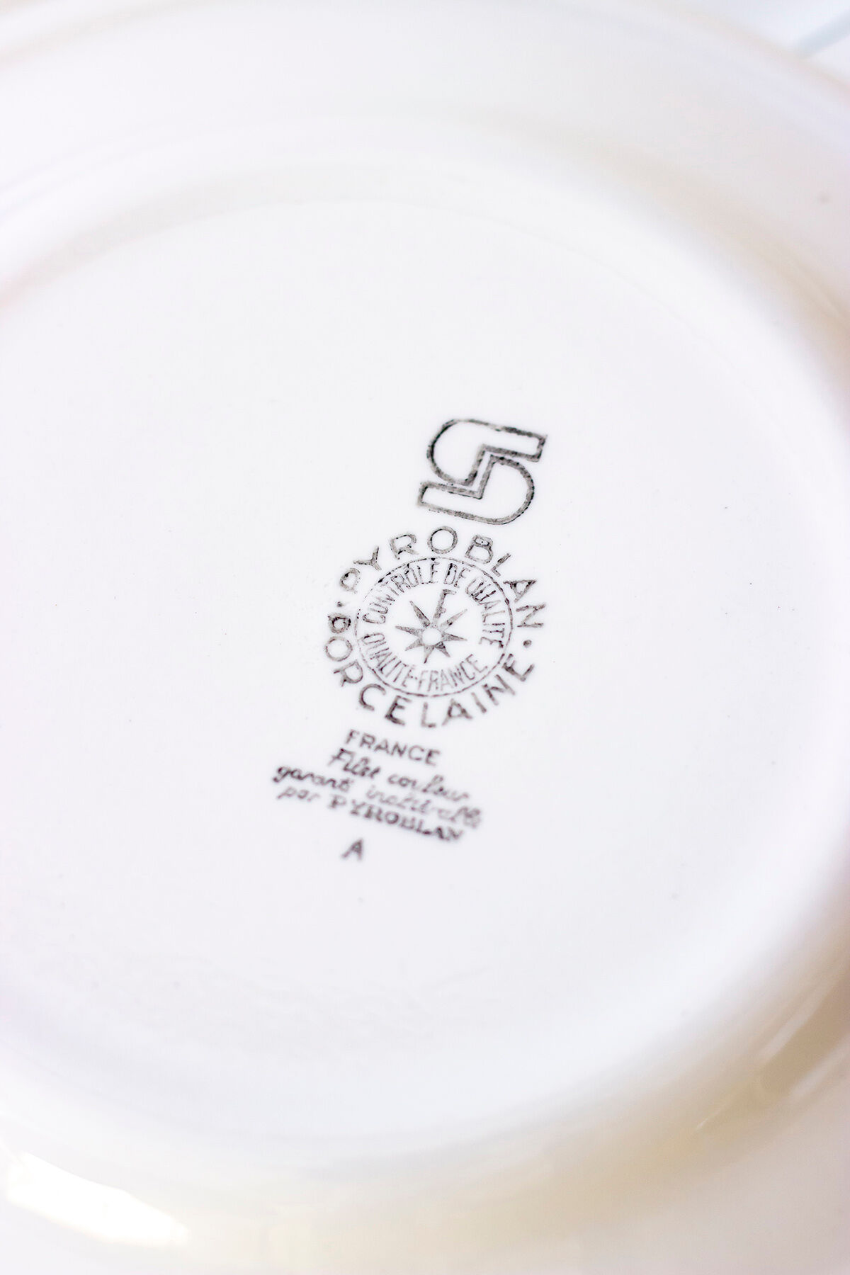 3 dessert plates bordered green - Pyroblan