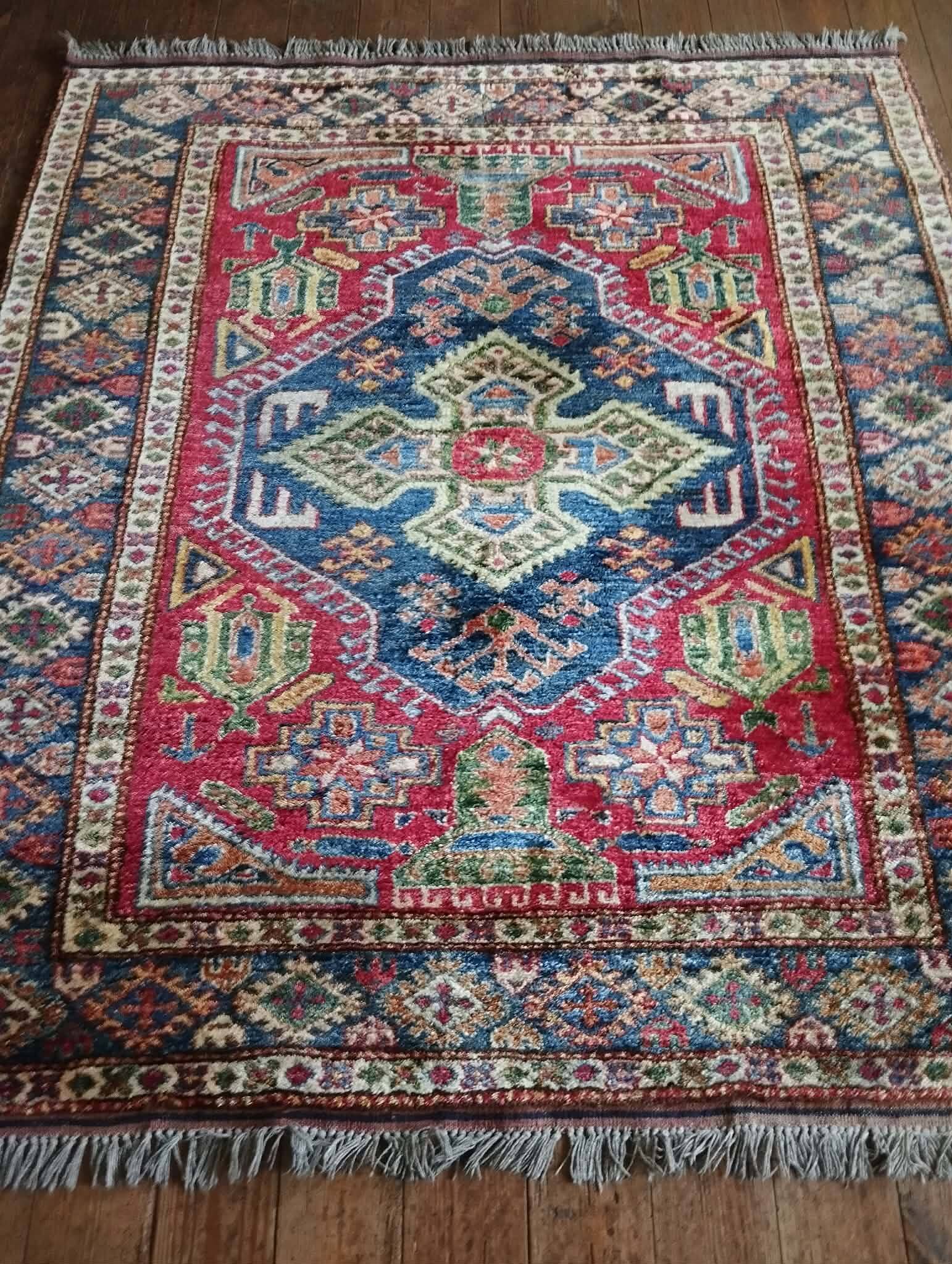 Handmade Pakistani Gazni rug 149x135cm