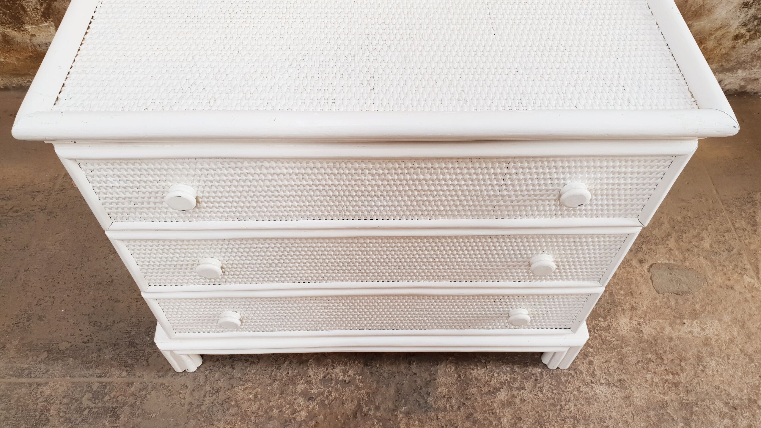 Commode vintage en rotin blanc
