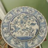 Decorative earthenware dish