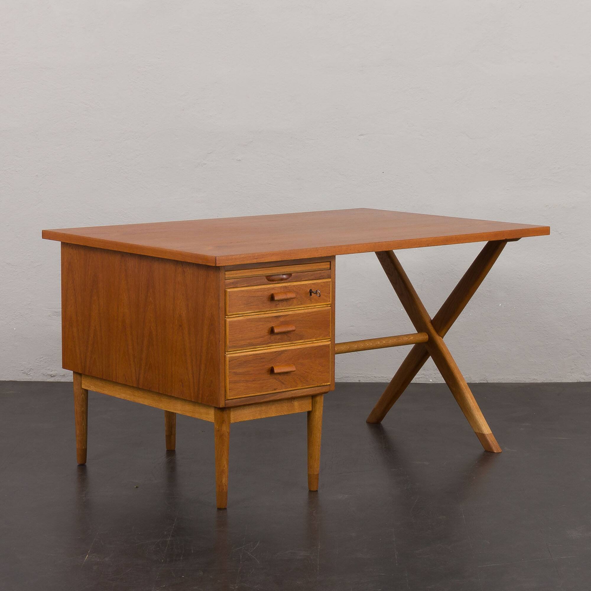 Teak and oak double-sided desk with X-shaped legs