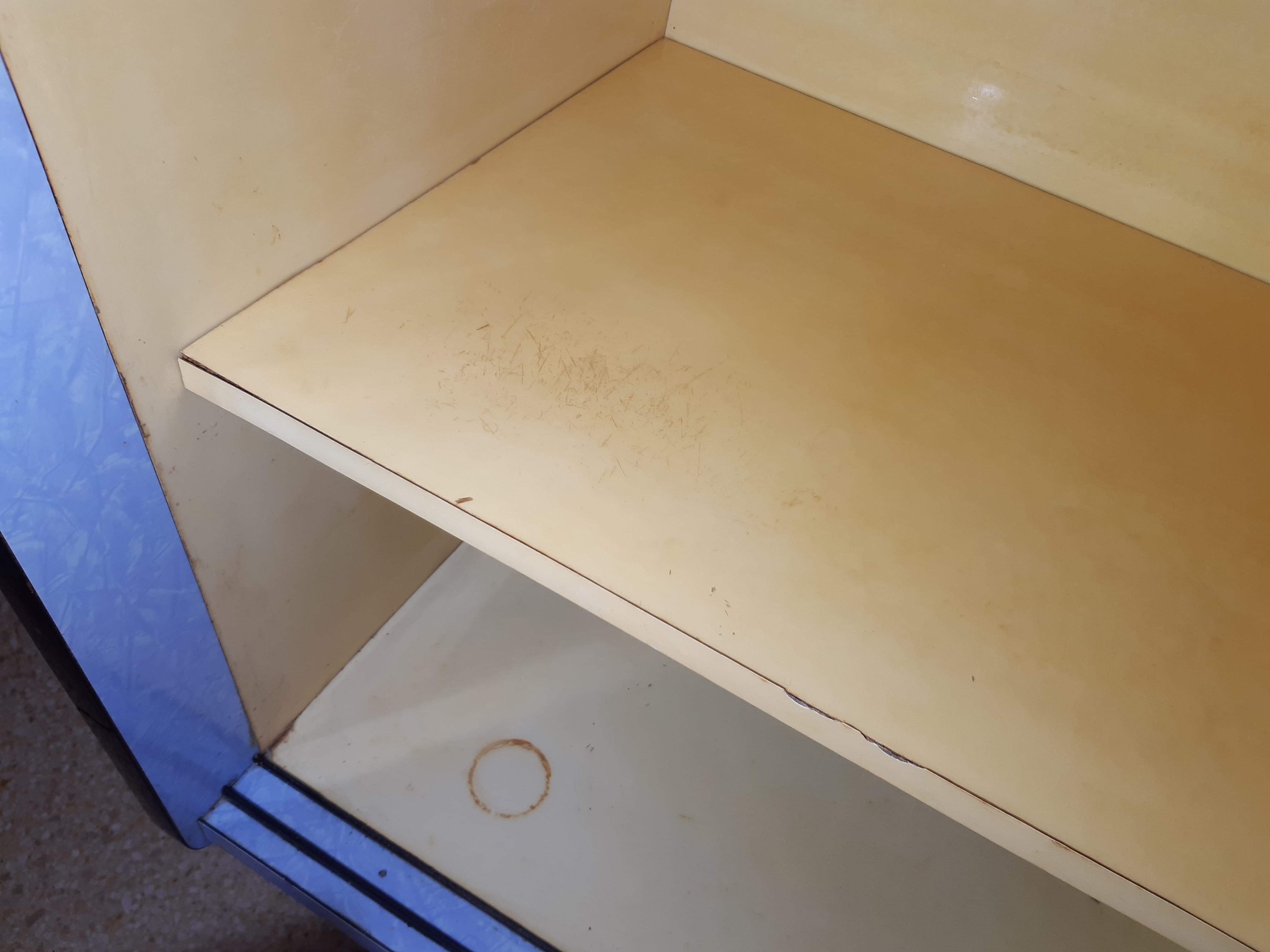 Buffet kitchen low blue formica