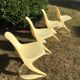 Suite de quatre chaises Casala