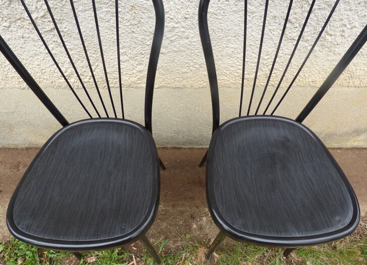 Set of 2 metal bistro chairs