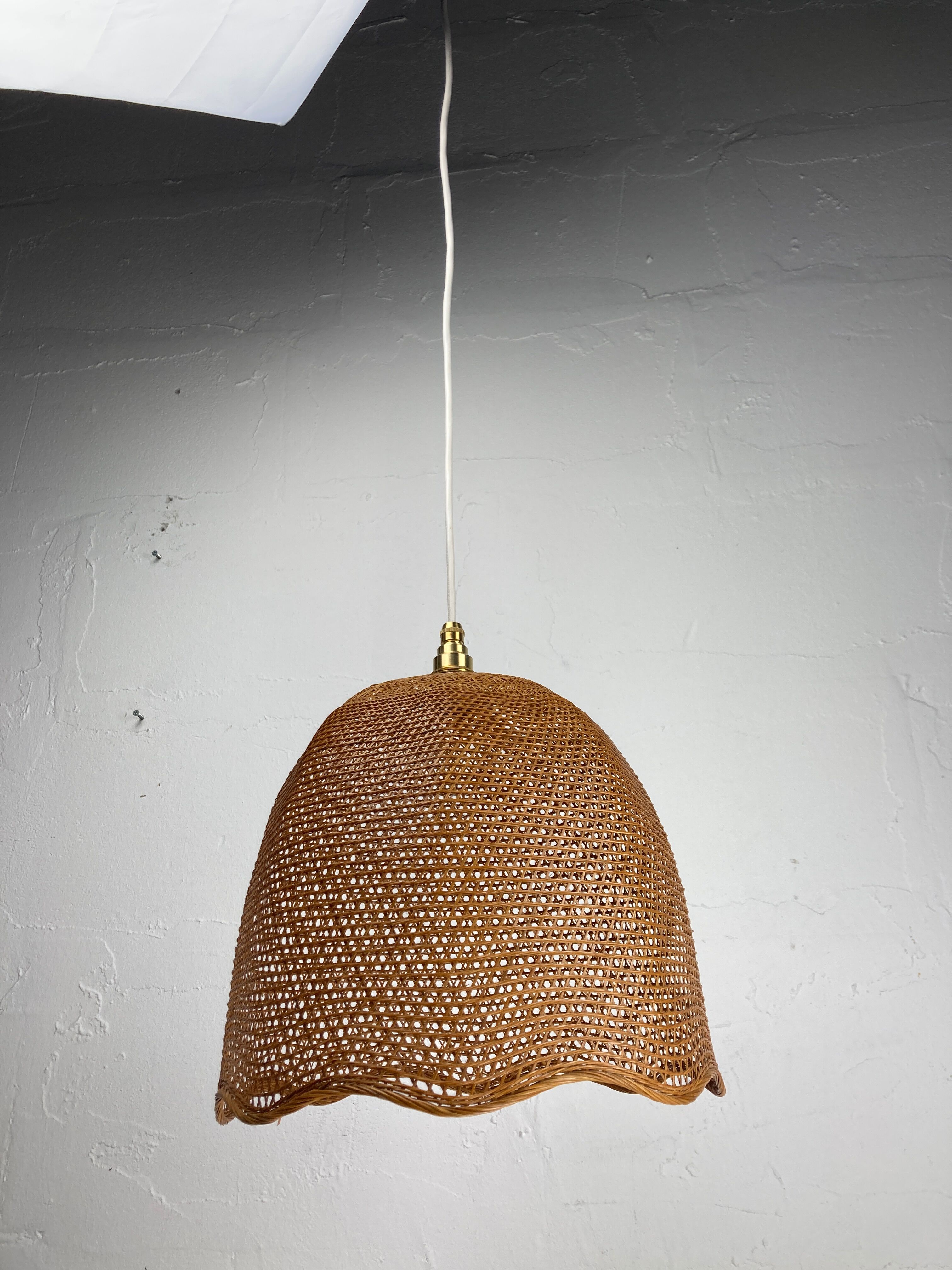 Beehive webbing rattan wicker pendant hanging lamp, 1930s