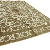 275 cm x 367 cm beige wool carpet
