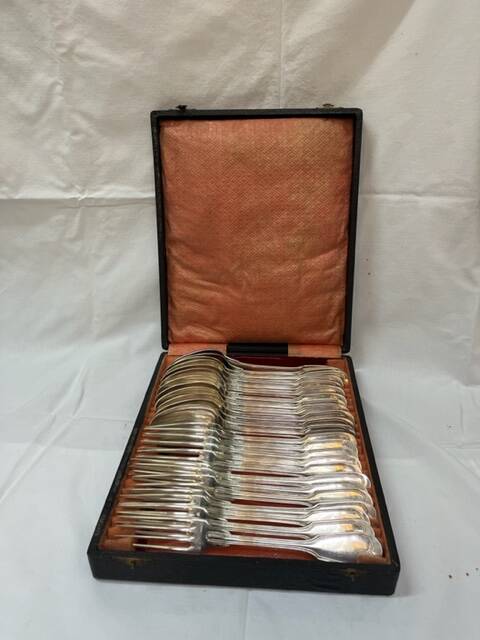 24 silver-plated cutlery forks and spoons