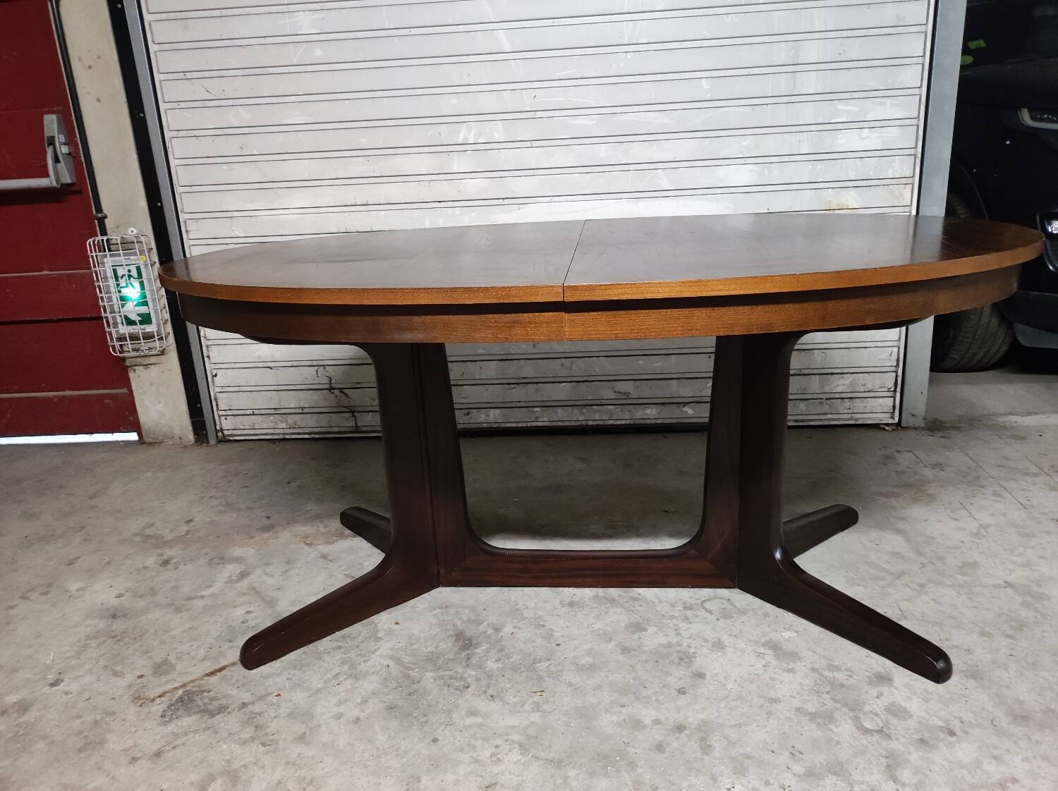 Baumann vintage oval table