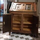 Secrétaire ancien en bois avec finitions métalliques d'époque