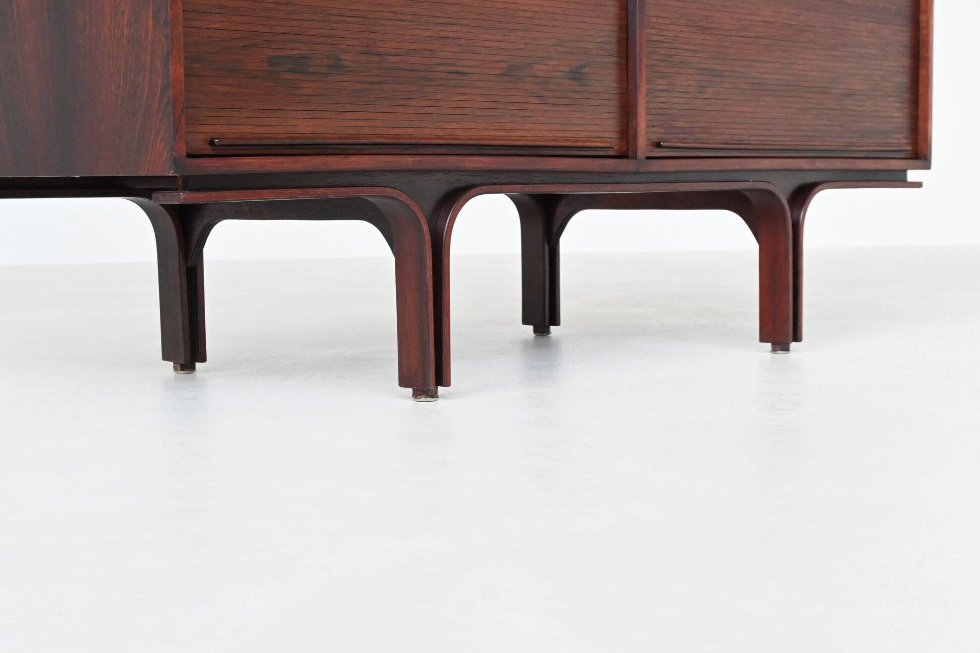Meuble Gianfranco Frattini modèle 504 en palissandre Bernini Italie 1960
