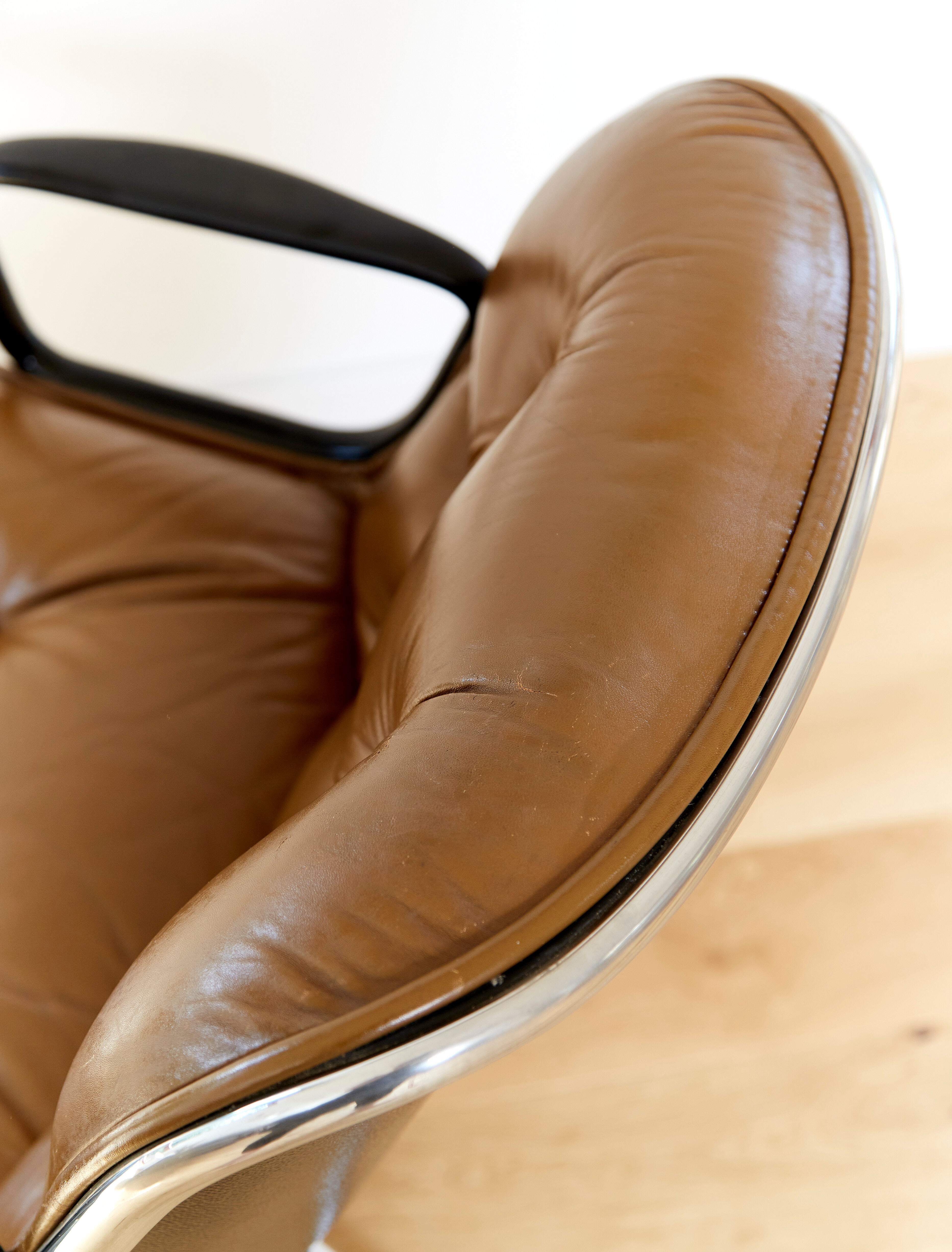 Charles Pollock Leather Executive Chair for Knoll International