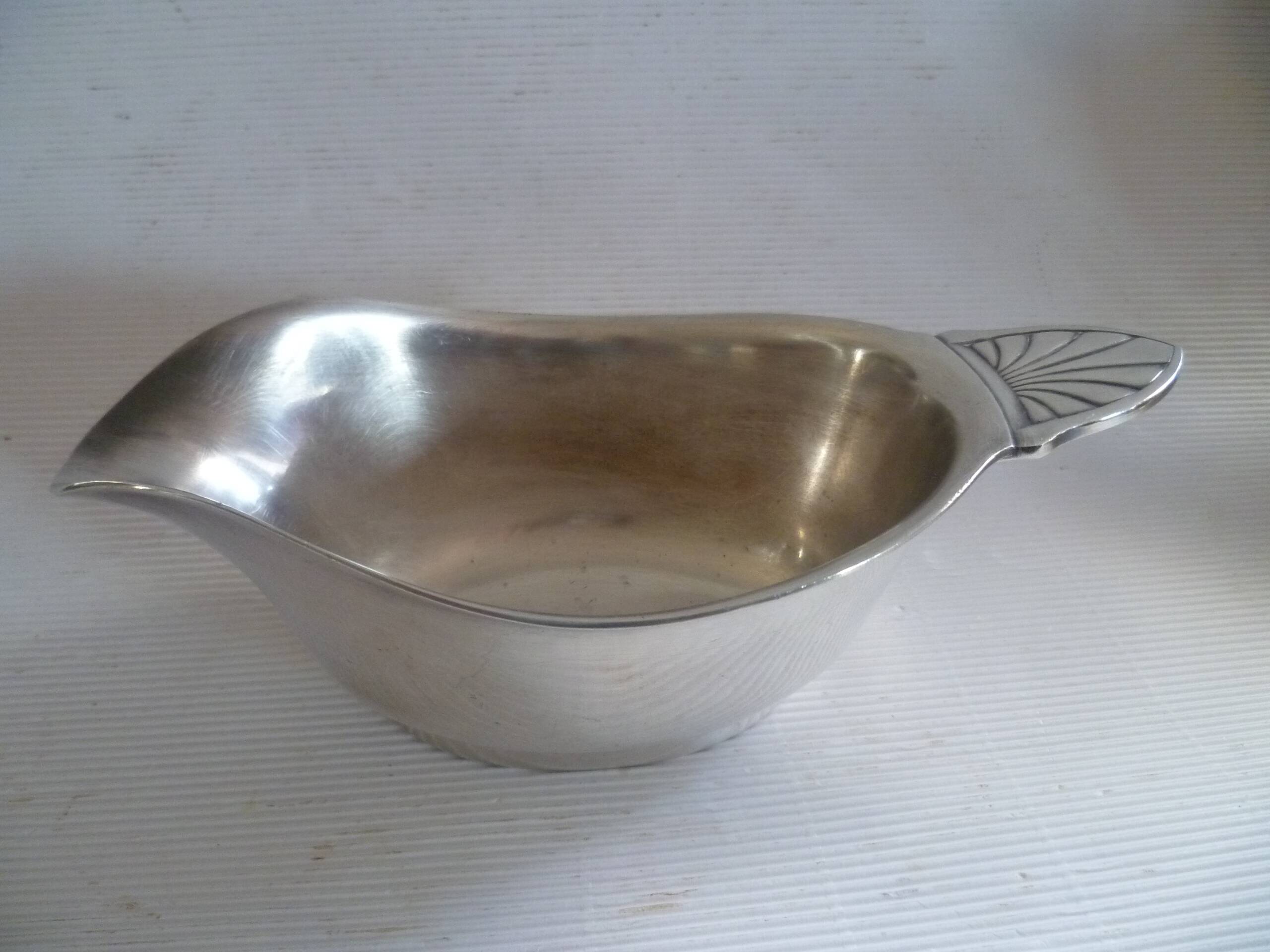 Sauciere art deco en métal argente orfè christofle