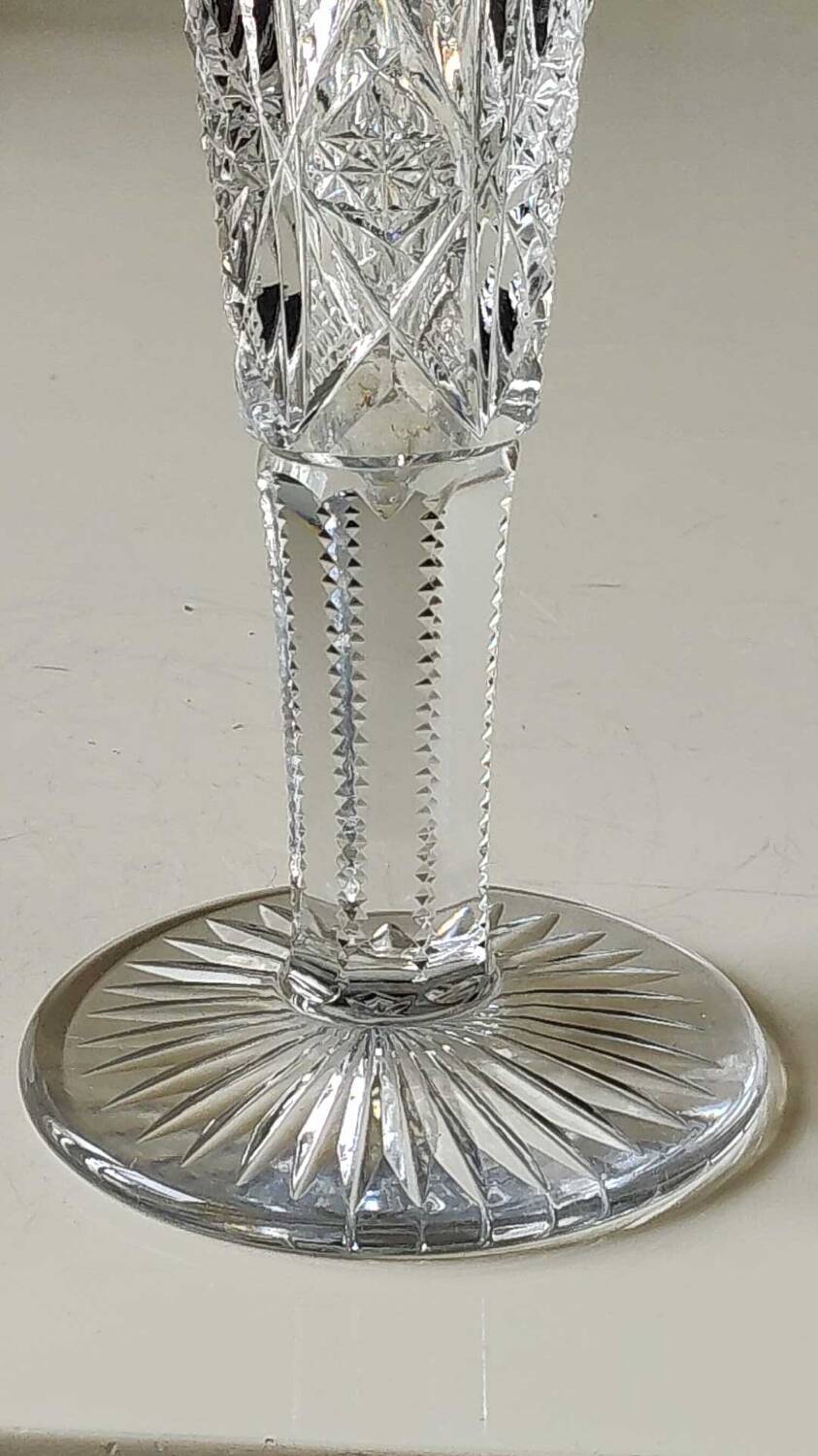 Tulip-shaped single-flower vase. Bohemian crystal. Stars/crosses, 21 cm