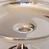 Servant, Cup on foot in white alloy metal, 1st quarter of the 20th century.