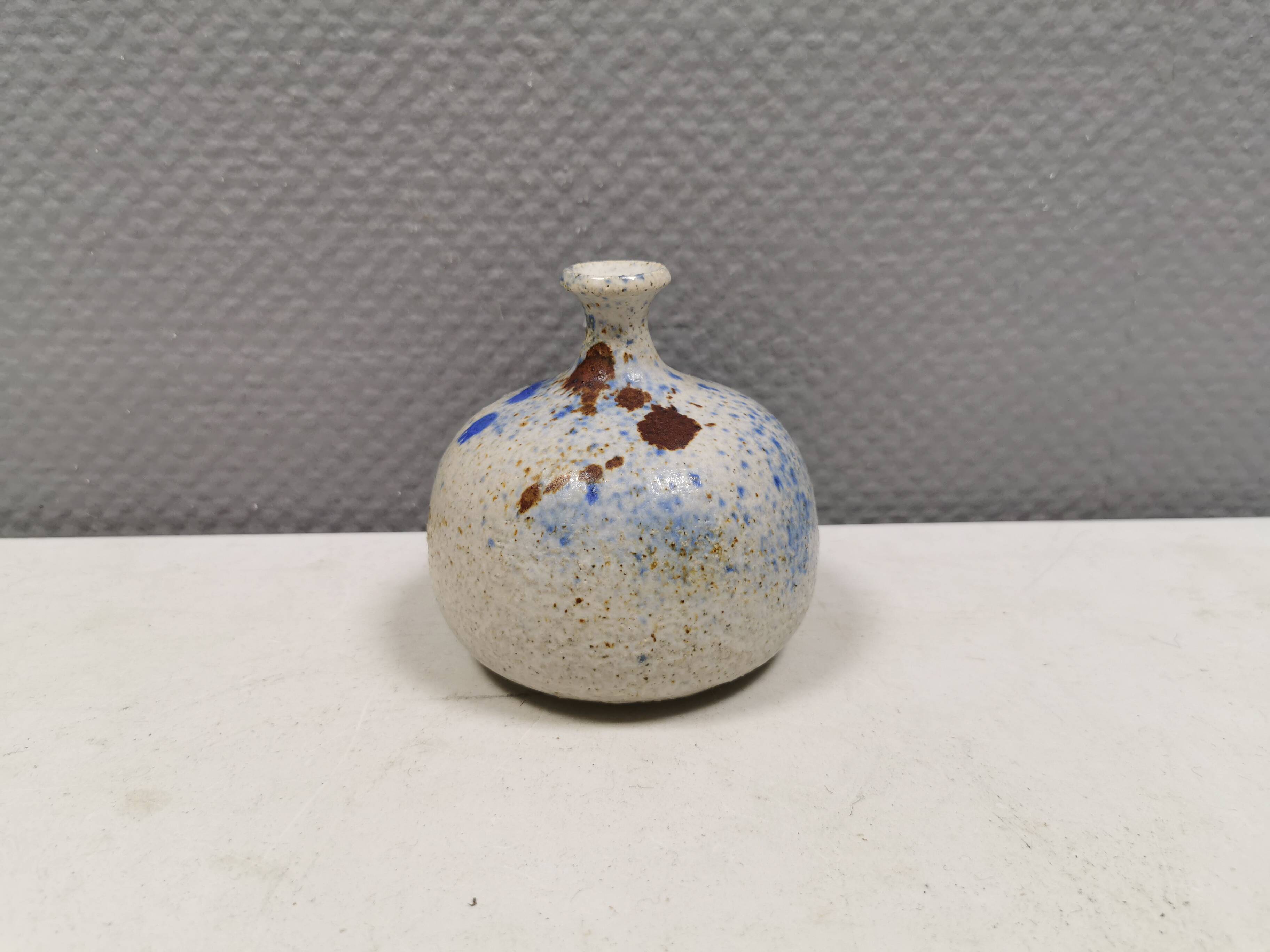 Magnifique vase issu de l'œuvre de Ryagården, 1977, Danemark.