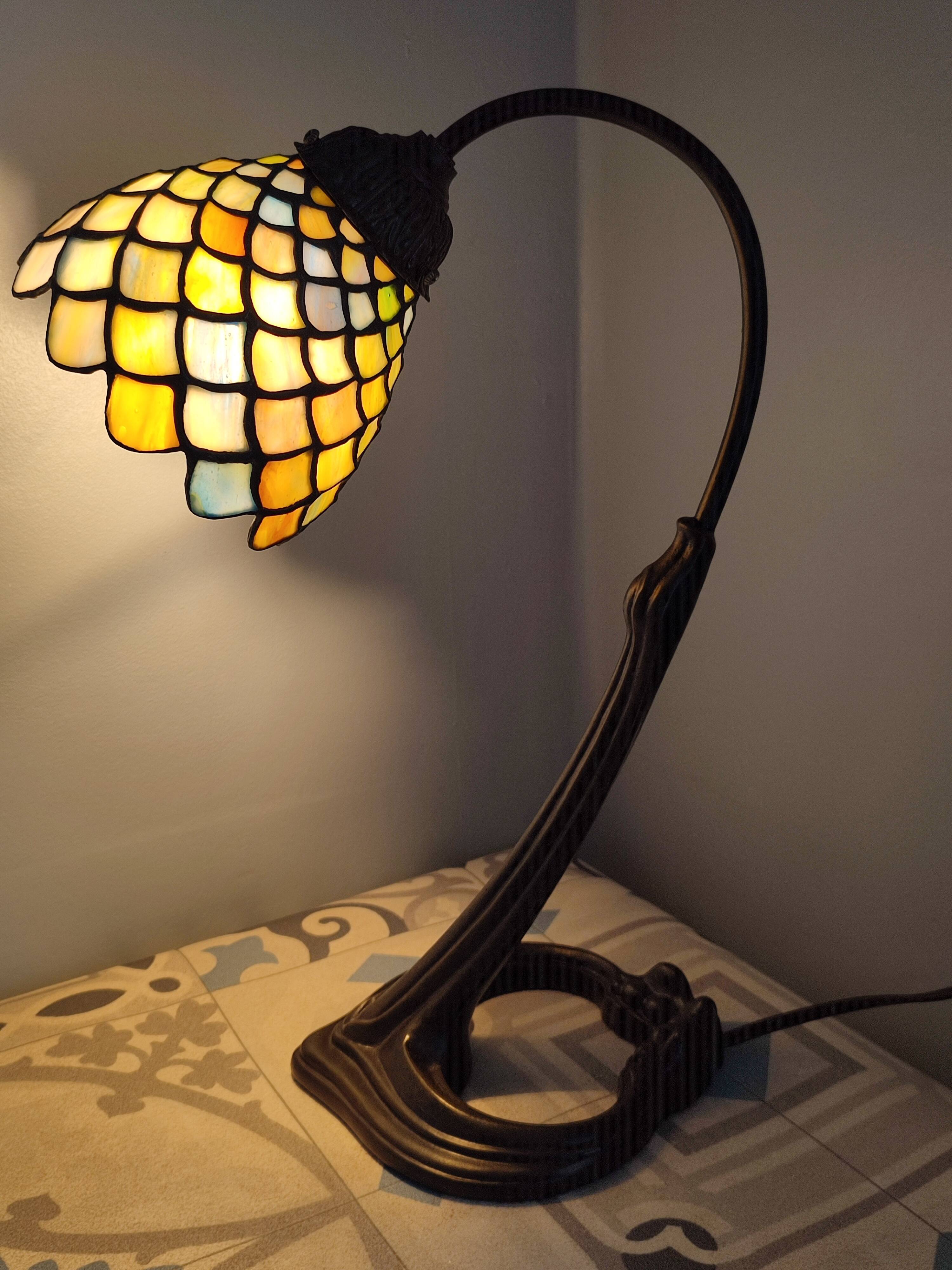 Tiffany table lamp art deco style