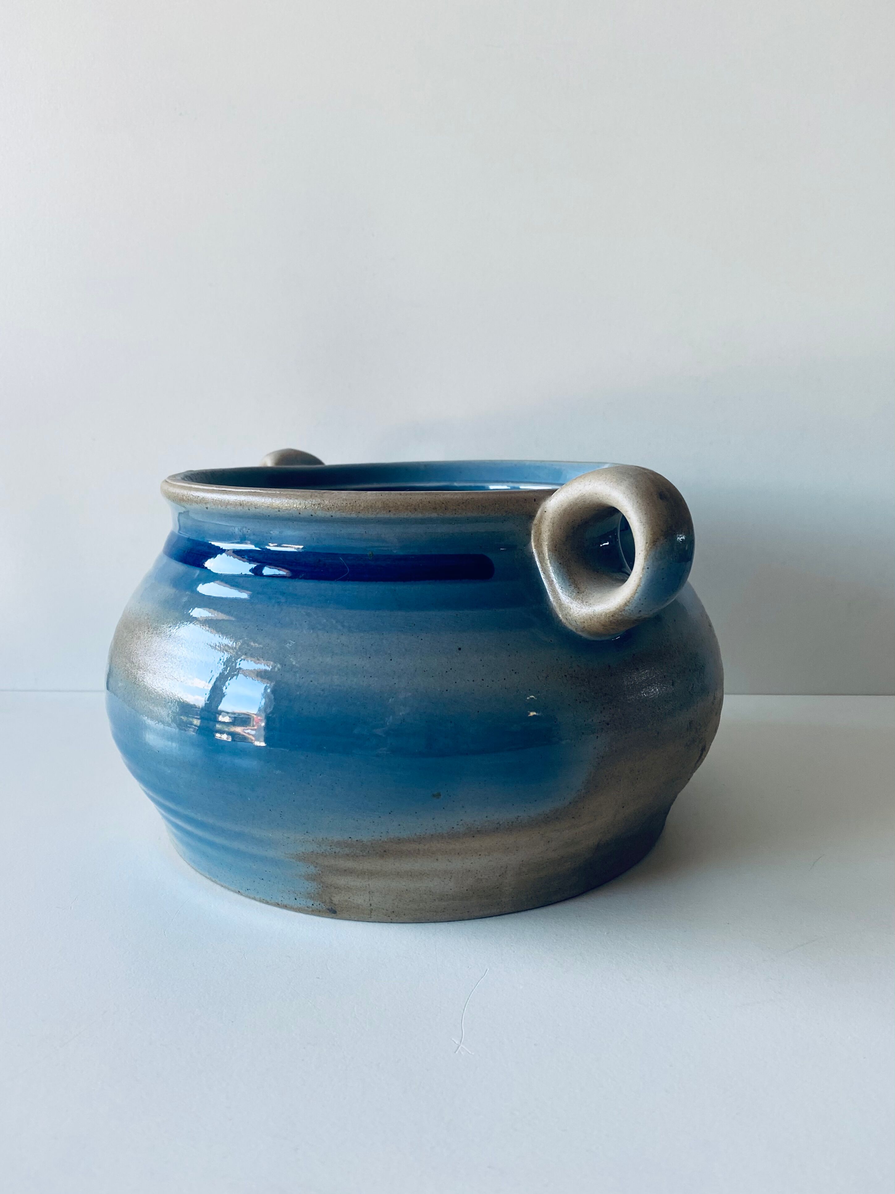 Sandstone pot or garnish