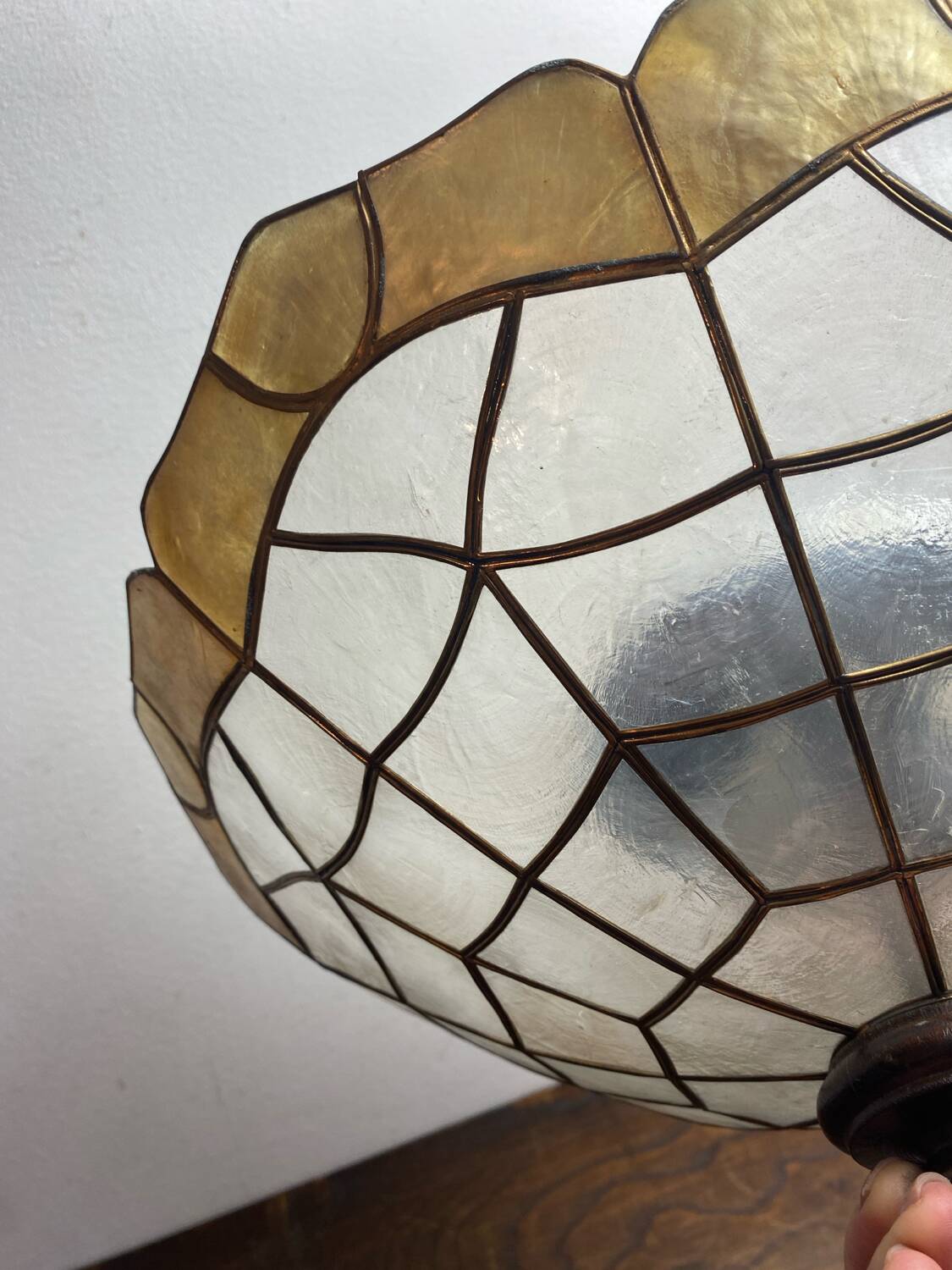 Ceiling light in mother-of-pearl and brass
