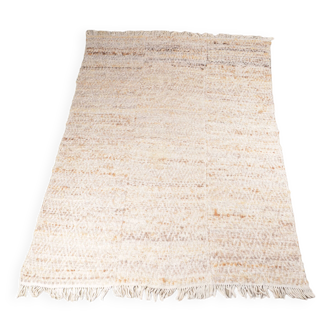 Tapis en laine beige vintage