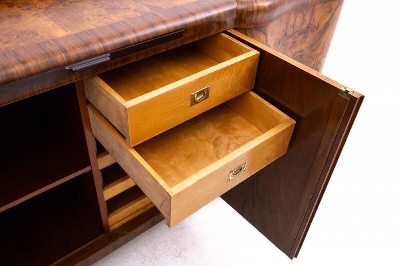 Grande commode Art déco des années 1940, Pologne. Après restauration.