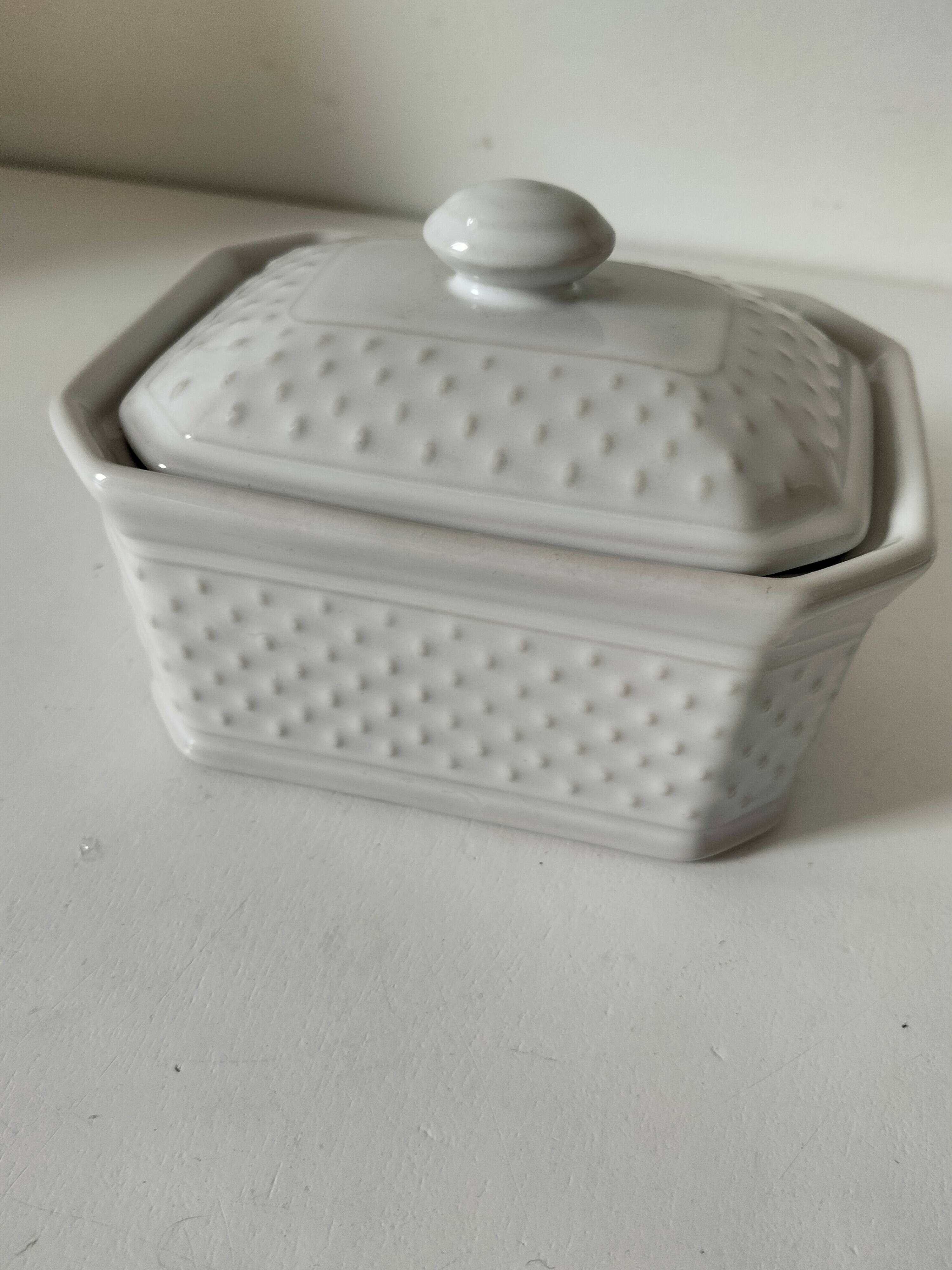 Small white porcelain terrine Geneviève Lethu – graphic relief