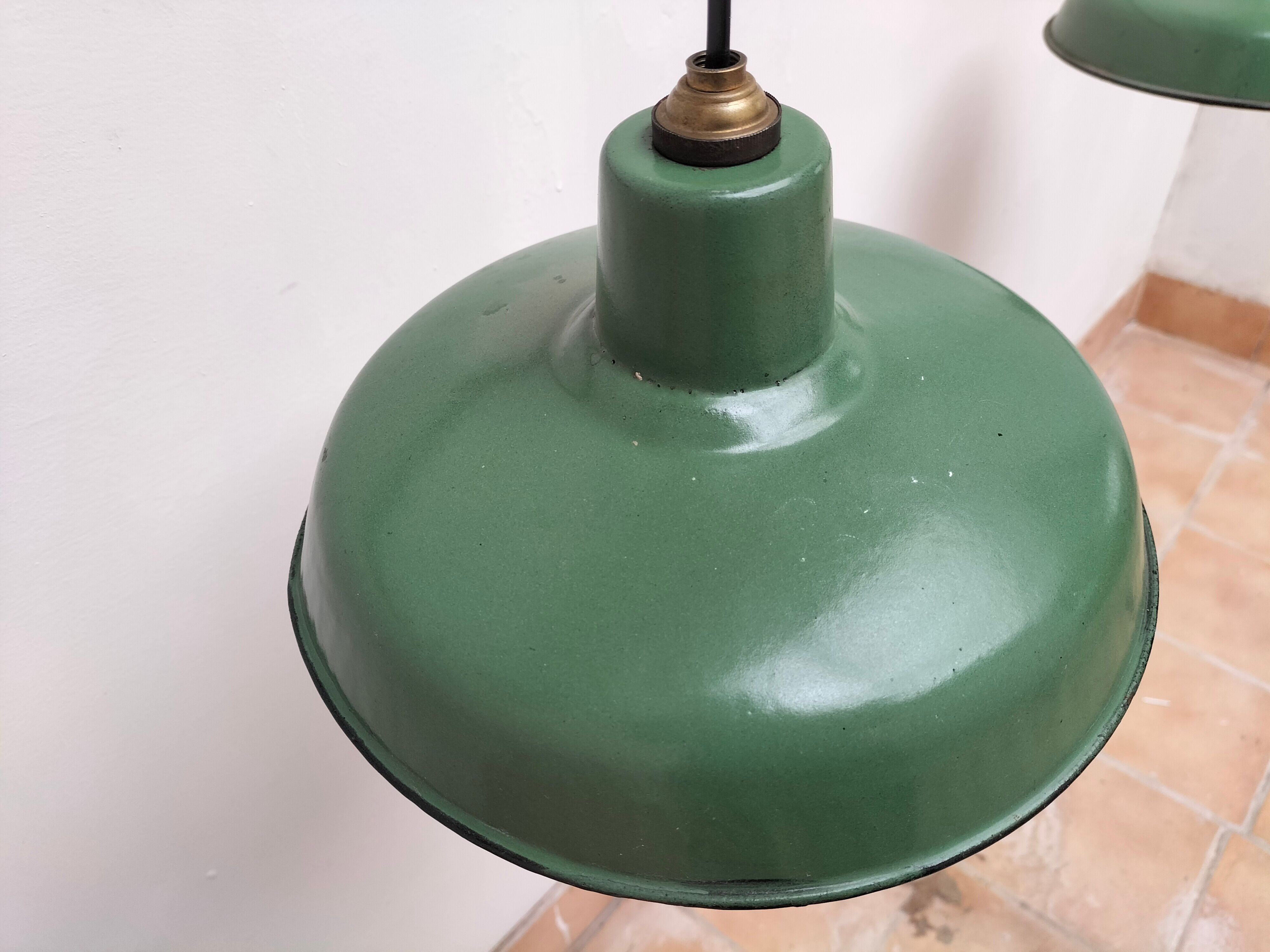 Series of 2 industrial suspensions