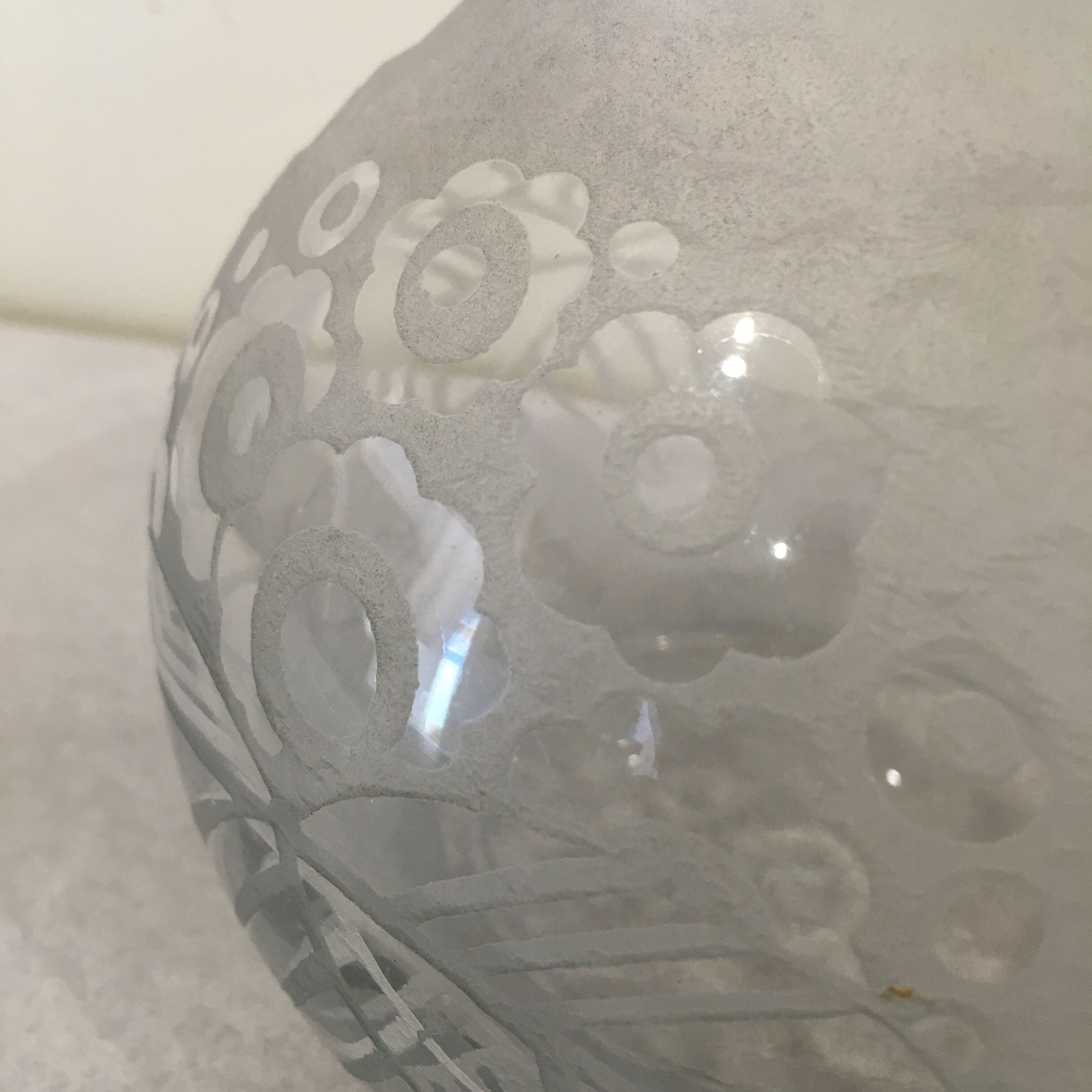 Vase ball signed Lorrain France