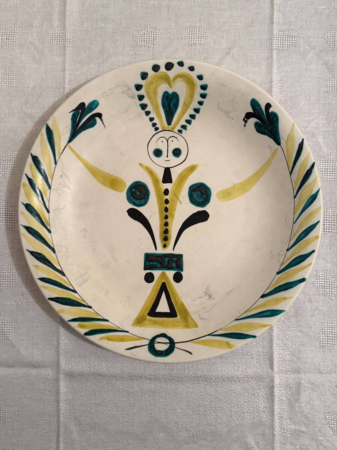 Plates and dish signed by Roger Capron, Vallauris.