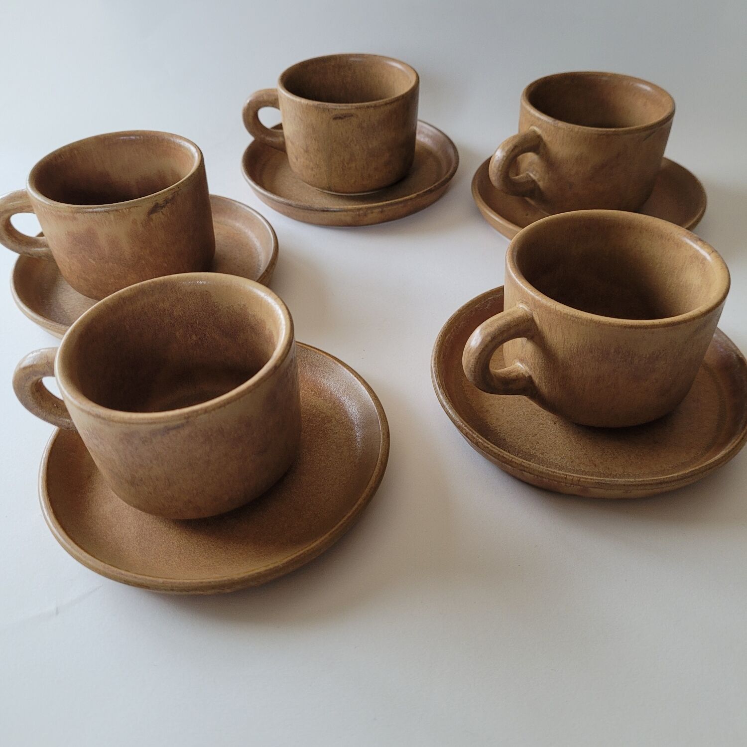 Lot 5 teacups and stoneware cups